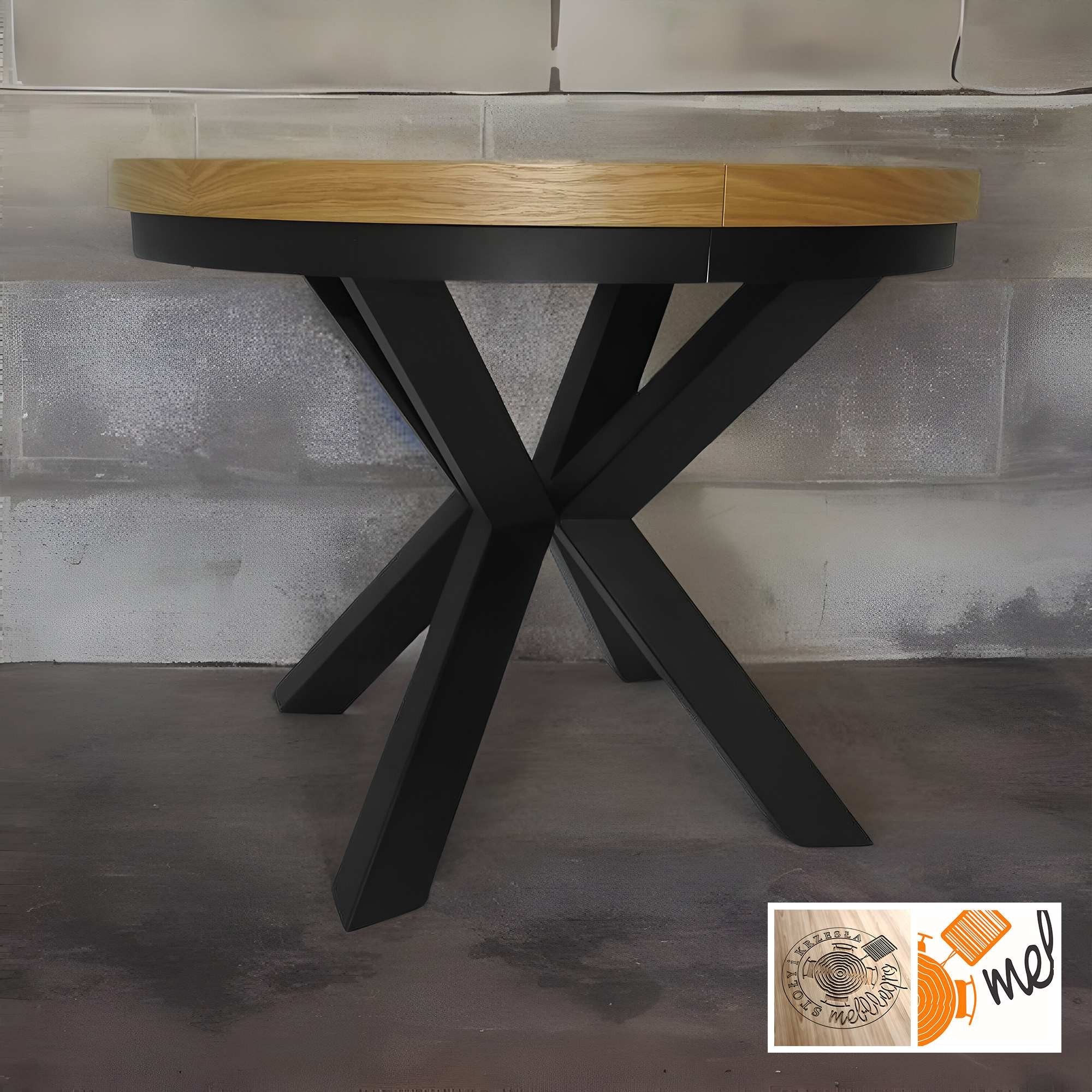 Stół okrągły loftowy z metalowymi nogami w stylu pająk