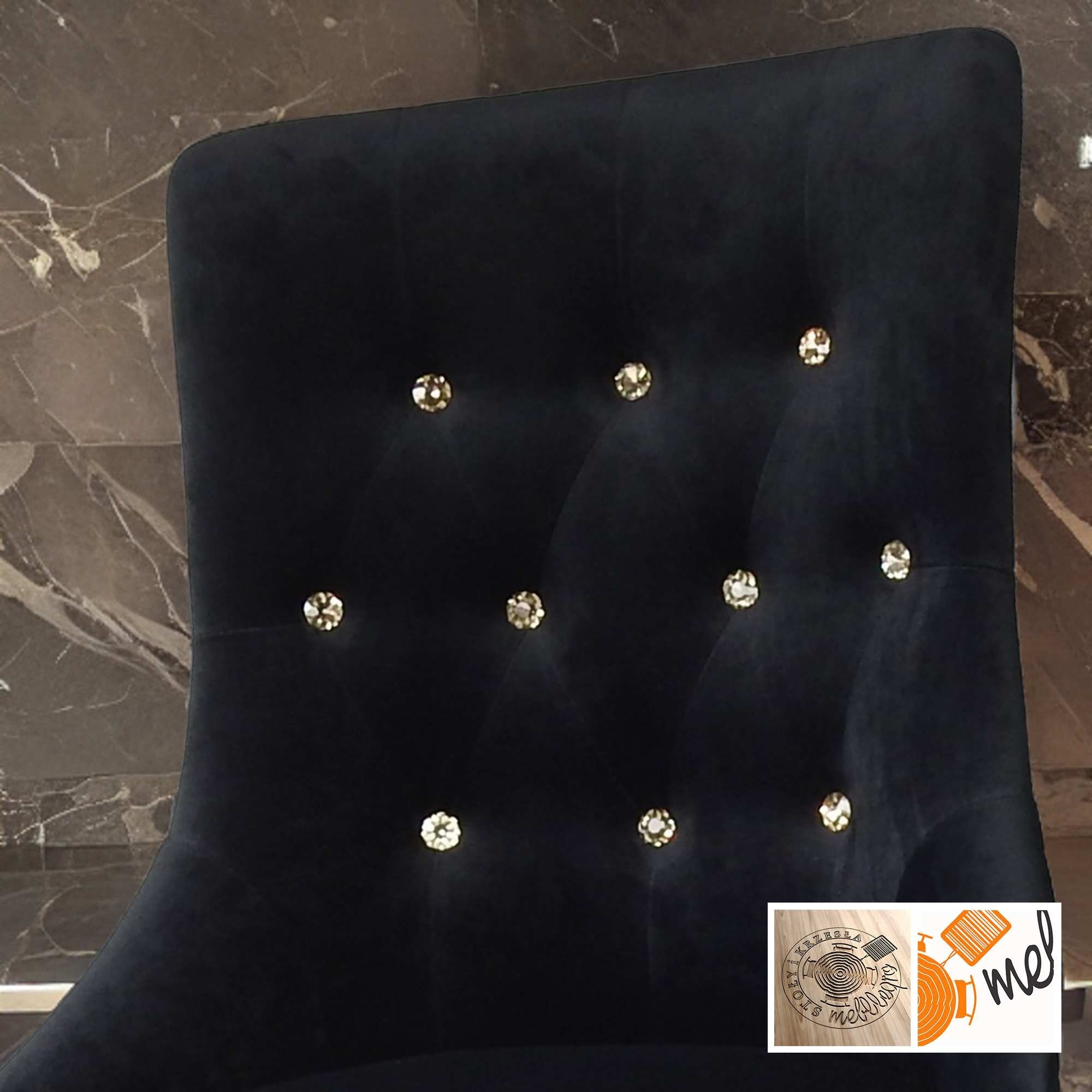 Krzesło K107 Chesterfield Złote Nogi z Kołatką - obrazek 3