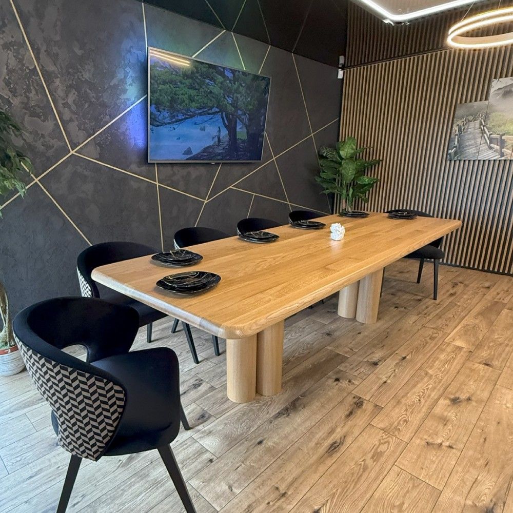 Stół konferencyjny z litego drewna dębowego